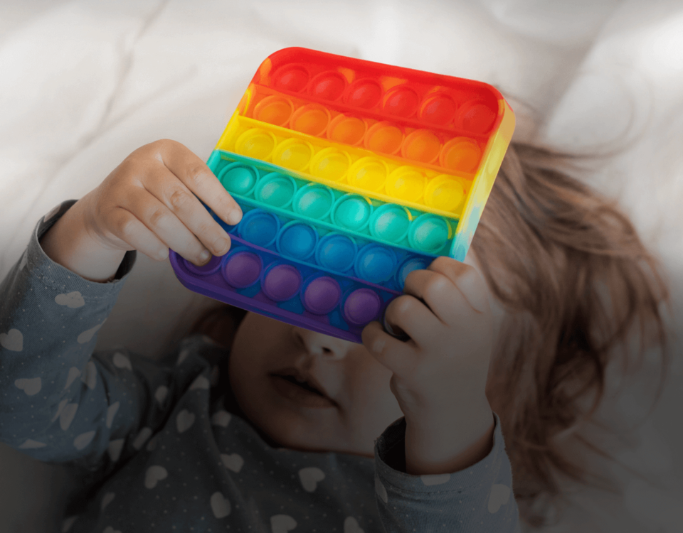 Brinquedos fazem bem ao cérebro: ciência atesta o impacto dos objetos na redução da ansiedade das crianças